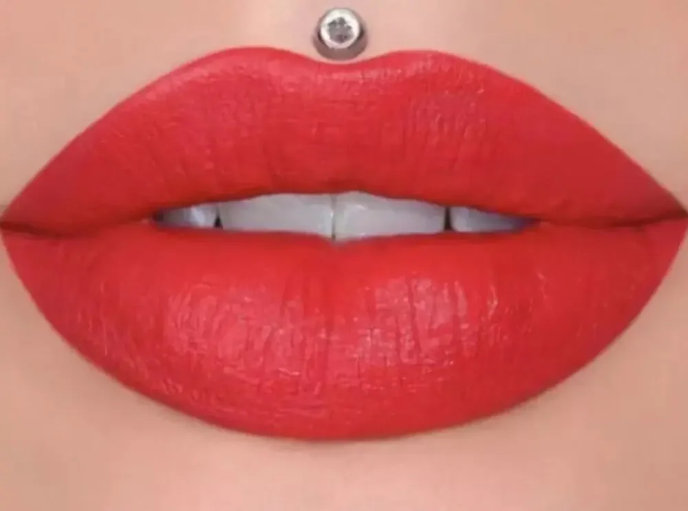 JEFFREE STAR COSMETICS - VELVET TRAP LIPSTICK 